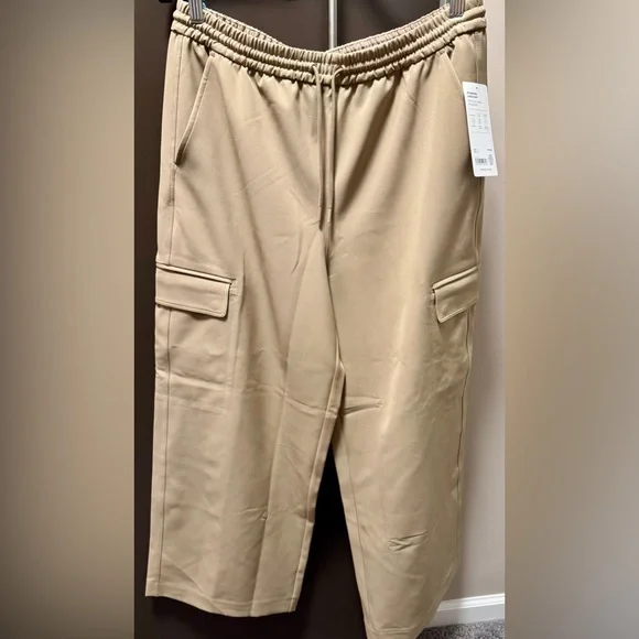 NWT Athleta Promenade High Rise Cargo Pants Brownstone Beige Tan Wide Size M/P - Picture 7 of 11